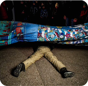 Волонтер організації Олені Святого Миколая